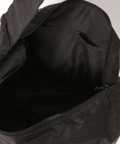 LOWRYS FARM（ローリーズファーム）の「ＢＩＧショルダーＢＡＧ（バッグ・レディース・アイボリー08/ブラック09/オレンジ45/ブルー82・FREE）」の15枚目の写真