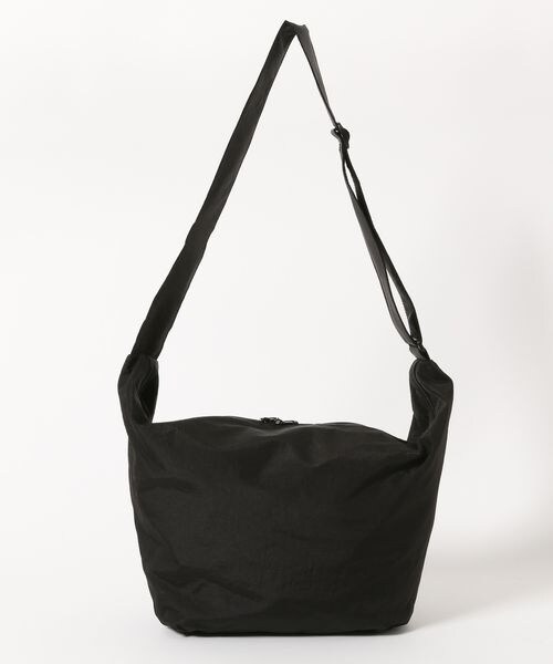 LOWRYS FARM（ローリーズファーム）の「ＢＩＧショルダーＢＡＧ（バッグ・レディース・アイボリー08/ブラック09/オレンジ45/ブルー82・FREE）」の10枚目の写真