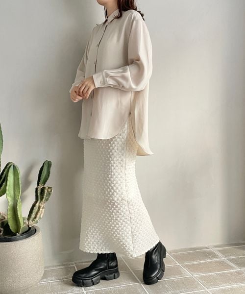 LOWRYS FARM（ローリーズファーム）の「シャーリングカットタイトスカート（スカート・アイボリー08/ブラック09/グレー15/グリーン75・フリー）」の13枚目の写真