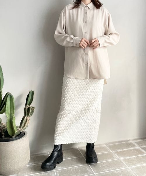 LOWRYS FARM（ローリーズファーム）の「シャーリングカットタイトスカート（スカート・アイボリー08/ブラック09/グレー15/グリーン75・フリー）」の11枚目の写真