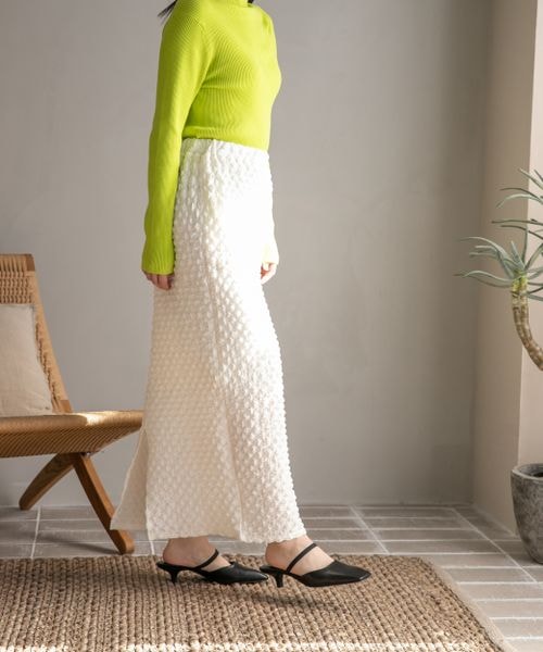 LOWRYS FARM（ローリーズファーム）の「シャーリングカットタイトスカート（スカート・アイボリー08/ブラック09/グレー15/グリーン75・フリー）」の8枚目の写真