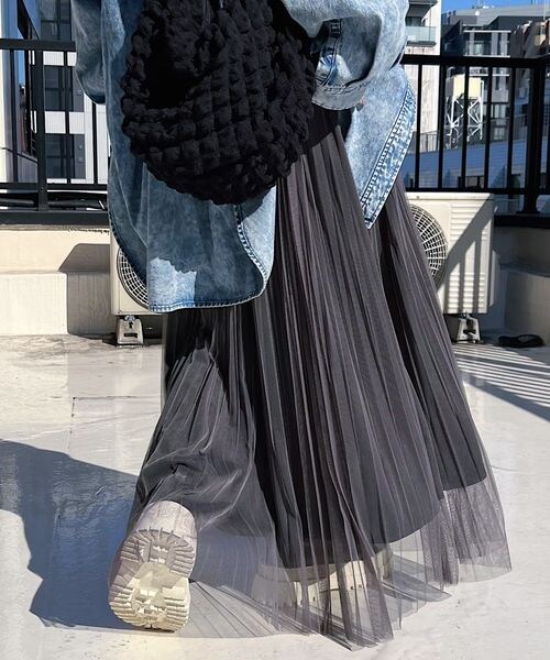 PAGEBOY（ページボーイ）の「チュールランダムプリーツスカート（スカート・レディース・オフホワイト05/ブラック09/チャコール18・F）」の2枚目の写真
