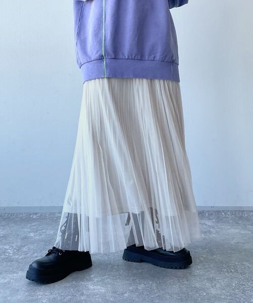 PAGEBOY（ページボーイ）の「チュールランダムプリーツスカート（スカート・レディース・オフホワイト05/ブラック09/チャコール18・F）」の12枚目の写真