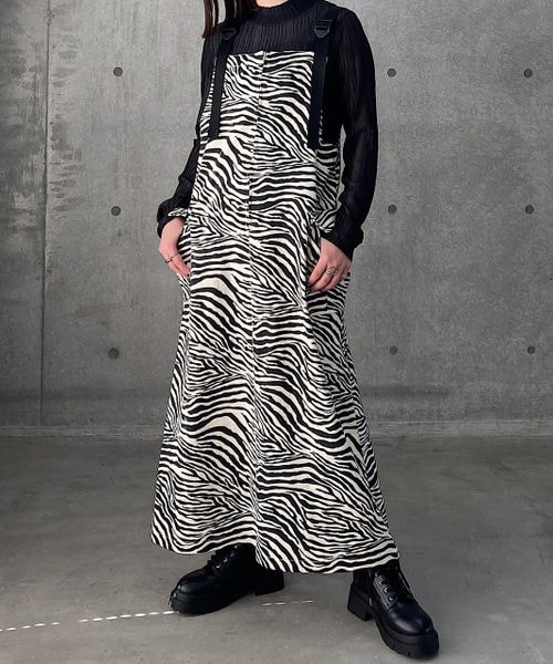 PAGEBOY（ページボーイ）の「カーゴポケットツイルジャンスカ（ワンピース/ドレス・レディース・ゼブラ08/ブラック09/【WEB限定カラー】グレージュ12/カーキ78・F）」の4枚目の写真