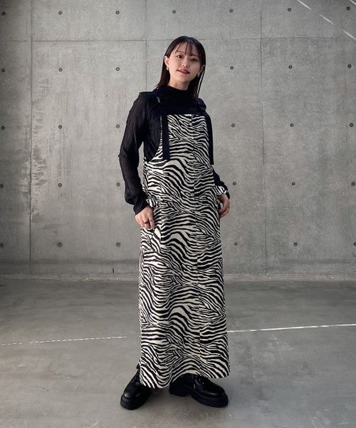 PAGEBOY（ページボーイ）の「カーゴポケットツイルジャンスカ（ワンピース/ドレス・レディース・ゼブラ08/ブラック09/【WEB限定カラー】グレージュ12/カーキ78・F）」の3枚目の写真