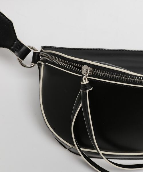 PAGEBOY（ページボーイ）の「モードワンショルBAG（バッグ・オフホワイト05/ブラック09・F）」の14枚目の写真