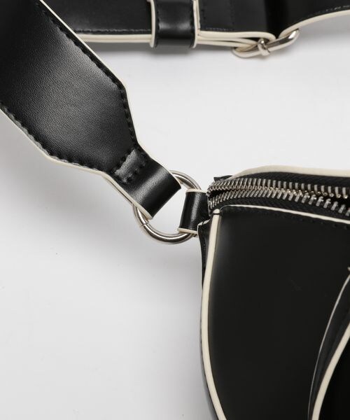 PAGEBOY（ページボーイ）の「モードワンショルBAG（バッグ・オフホワイト05/ブラック09・F）」の15枚目の写真