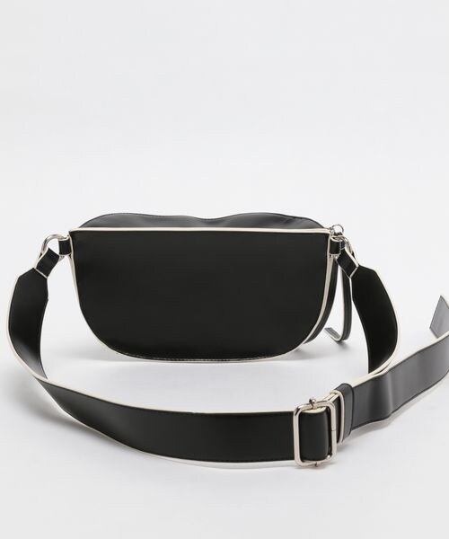 PAGEBOY（ページボーイ）の「モードワンショルBAG（バッグ・オフホワイト05/ブラック09・F）」の11枚目の写真