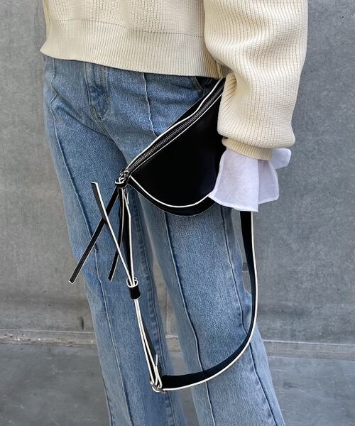 PAGEBOY（ページボーイ）の「モードワンショルBAG（バッグ・オフホワイト05/ブラック09・F）」の4枚目の写真