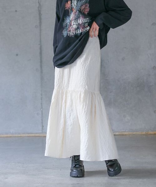 PAGEBOY(ページボーイ)の「ジャガードティアードスカート(スカート・オフホワイト05/ブラック09/イエロー系71・F)」の3枚目の写真