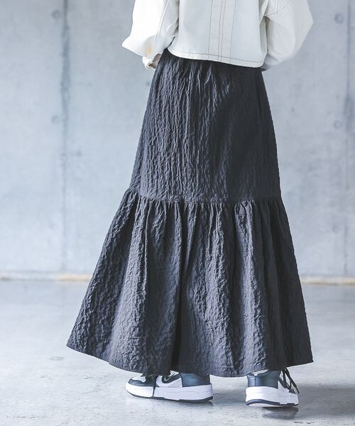 PAGEBOY(ページボーイ)の「ジャガードティアードスカート(スカート・オフホワイト05/ブラック09/イエロー系71・F)」の10枚目の写真