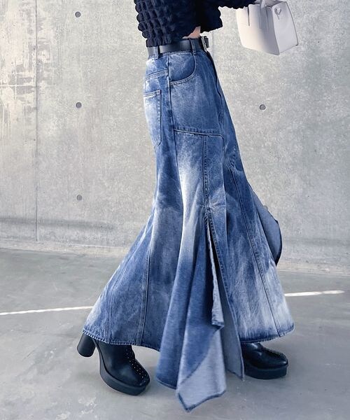 PAGEBOY(ページボーイ)の「シアーブリーチデニムスカート(スカート・ブラック09/ブルー85・S/M)」の2枚目の写真