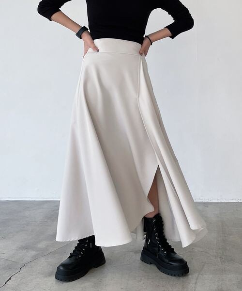 PAGEBOY（ページボーイ）の「アシメフレアスカート（スカート・レディース・ブラック09/グレージュ12/グレー15・F）」の2枚目の写真