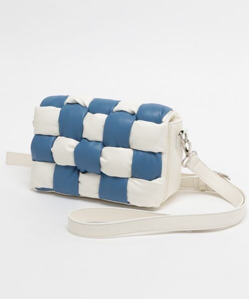 PAGEBOY(ページボーイ)の「マシュマロショルダーBAG(バッグ・レディース・ブラック09/ブルー86・F)」の4枚目の写真
