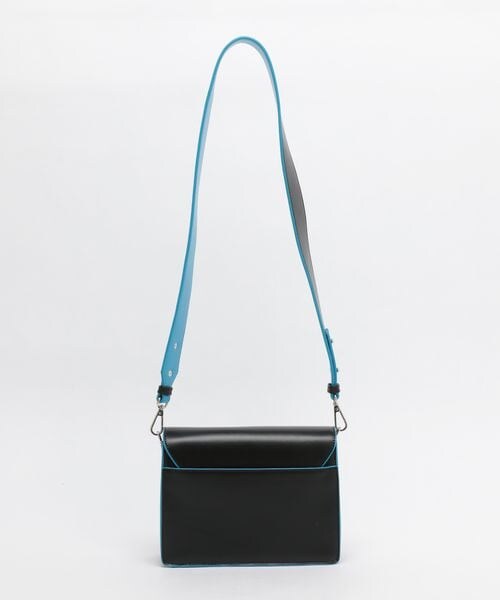 PAGEBOY（ページボーイ）の「バイカラースクエアショルダー（バッグ・オフホワイト05/ブラック09/シルバー12・F）」の10枚目の写真