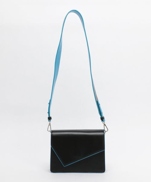 PAGEBOY（ページボーイ）の「バイカラースクエアショルダー（バッグ・オフホワイト05/ブラック09/シルバー12・F）」の8枚目の写真