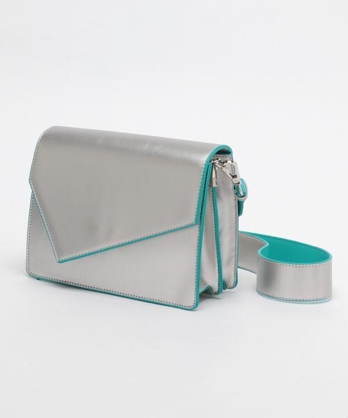 PAGEBOY（ページボーイ）の「バイカラースクエアショルダー（バッグ・オフホワイト05/ブラック09/シルバー12・F）」の7枚目の写真