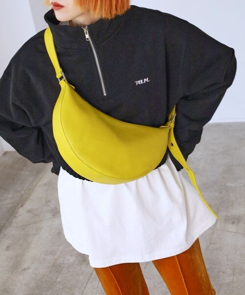 PAGEBOY（ページボーイ）の「ハーフムーンバック（バッグ・ブラック09/アイボリー52/ライム67・FREE）」の3枚目の写真