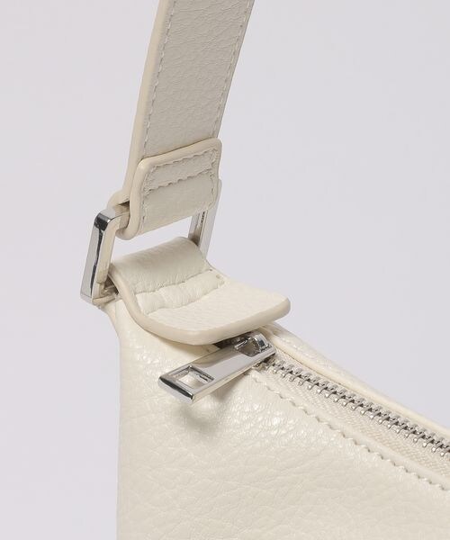 PAGEBOY（ページボーイ）の「ハーフムーンバック（バッグ・ブラック09/アイボリー52/ライム67・FREE）」の16枚目の写真