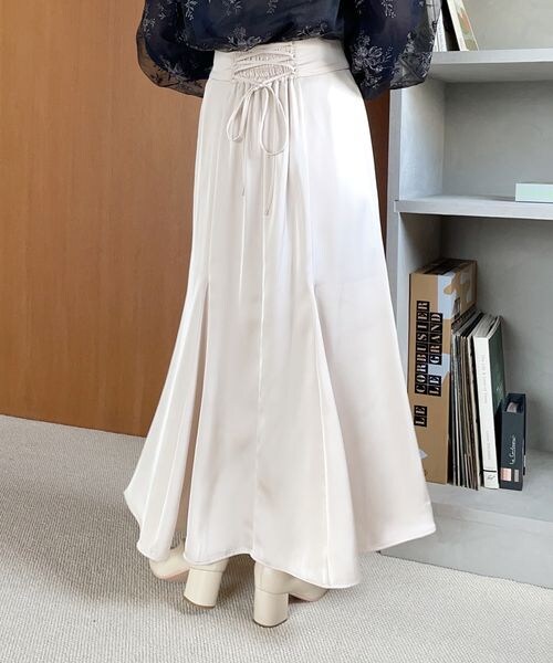 mysty woman（ミスティウーマン）の「サテンレースアップマーメイドスカート（スカート・レディース・アイボリー08/モカ57/ダークブラウン59・F）」の16枚目の写真