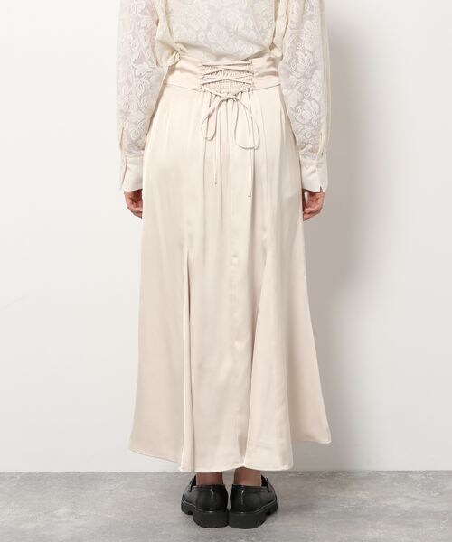 mysty woman（ミスティウーマン）の「サテンレースアップマーメイドスカート（スカート・レディース・アイボリー08/モカ57/ダークブラウン59・F）」の18枚目の写真