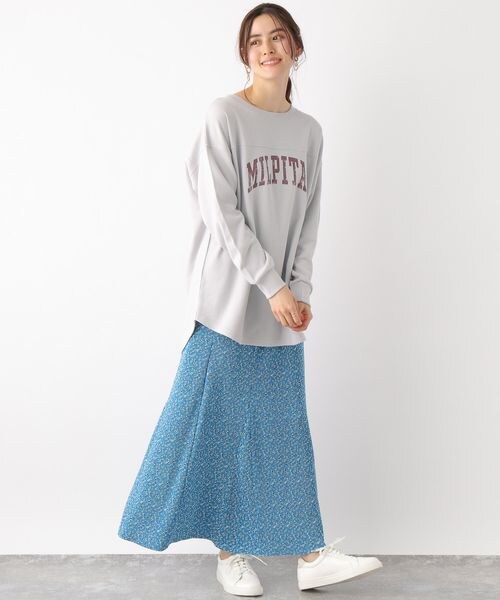 LEPSIM(レプシィム)の「チュニックロゴスウェット(トップス・ライトグレー12/チャコールグレー19/オレンジ45/ライトブルー82・FREE SIZE)」の5枚目の写真