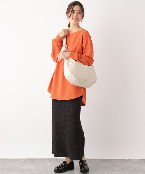 LEPSIM(レプシィム)の「チュニックロゴスウェット(トップス・ライトグレー12/チャコールグレー19/オレンジ45/ライトブルー82・FREE SIZE)」の9枚目の写真