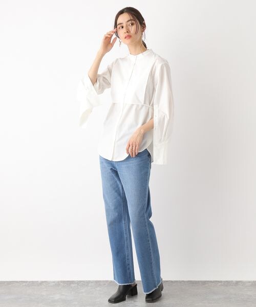 LEPSIM(レプシィム)の「カットオフフレアデニムパンツ(パンツ・レディース・ライトブルー82/ブルー85・M/L)」の8枚目の写真