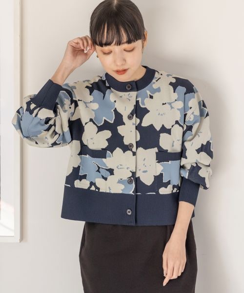 LOWRYS FARM（ローリーズファーム）の「選べる丈感スポンディッシュクルーカーディガン（トップス・オフホワイト05/ブラック×ホワイト10/★WEB限定カラー★ホワイト×ブラック11/★WEB限定カラー★ピンク22/イエロー62/グリーン75/花柄80/ブルー85・ショート丈/ロング丈）」の7枚目の写真