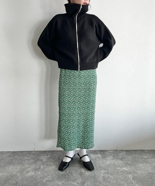 LOWRYS FARM（ローリーズファーム）の「ハイＺＩＰカーディガンロングスリーブ（トップス・アイボリー08/ブラック09/グリーン75・F）」の6枚目の写真