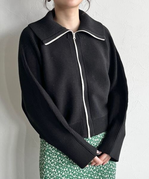LOWRYS FARM（ローリーズファーム）の「ハイＺＩＰカーディガンロングスリーブ（トップス・アイボリー08/ブラック09/グリーン75・F）」の2枚目の写真
