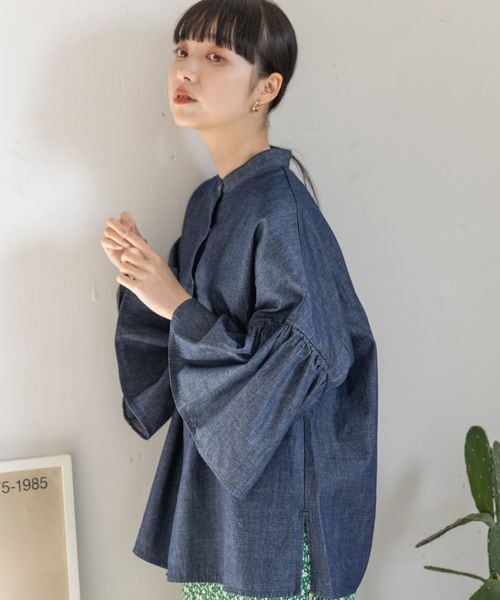 LOWRYS FARM(ローリーズファーム)の「バンドフリルスリーブシャツ7部袖(トップス・アイボリー08/ブラック09/グリーン75/デニム85・FREE)」の17枚目の写真