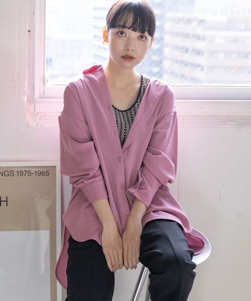 LOWRYS FARM（ローリーズファーム）の「イージーケアシャツ（トップス・アイボリー08/グレー18/ピンク22/ベージュ52・ショート丈/ロング丈）」の11枚目の写真