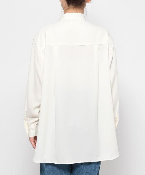 LOWRYS FARM（ローリーズファーム）の「イージーケアシャツ（トップス・アイボリー08/グレー18/ピンク22/ベージュ52・ショート丈/ロング丈）」の19枚目の写真