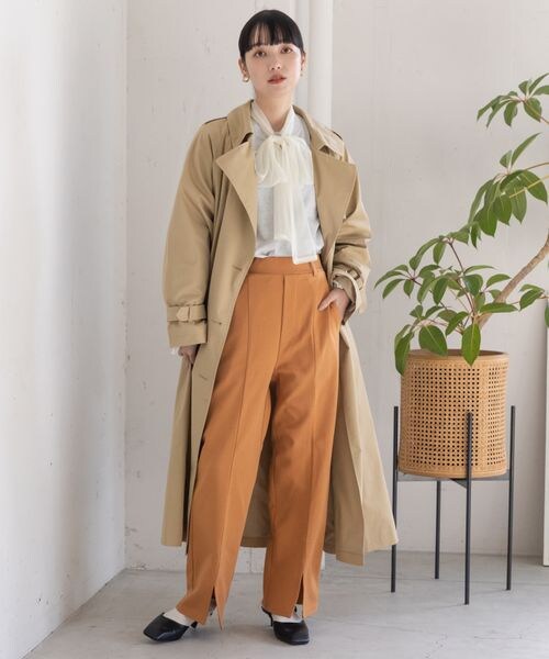 LOWRYS FARM(ローリーズファーム)の「スタイルUPスリットポンチパンツ(パンツ・アイボリー08/ブラック09/オレンジ45/グリーン72・M/L)」の12枚目の写真