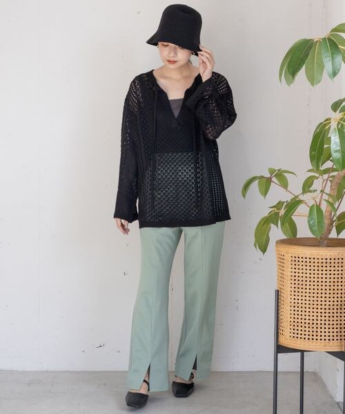 LOWRYS FARM(ローリーズファーム)の「スタイルUPスリットポンチパンツ(パンツ・アイボリー08/ブラック09/オレンジ45/グリーン72・M/L)」の14枚目の写真