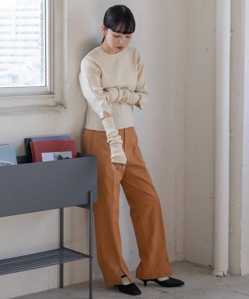 LOWRYS FARM(ローリーズファーム)の「スタイルUPスリットポンチパンツ(パンツ・アイボリー08/ブラック09/オレンジ45/グリーン72・M/L)」の13枚目の写真