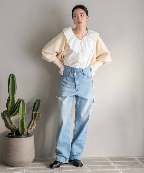 LOWRYS FARM（ローリーズファーム）の「ＣＯＮＥアシメデニムパンツ＊（パンツ・アイボリー08/ブルー85/ネイビー88・S/M/L）」の3枚目の写真