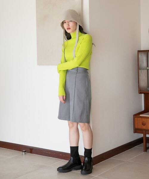 LOWRYS FARM(ローリーズファーム)の「ハイウエストピンタックショートパンツ(パンツ・アイボリー08/ブラック09/グレー18・F)」の9枚目の写真