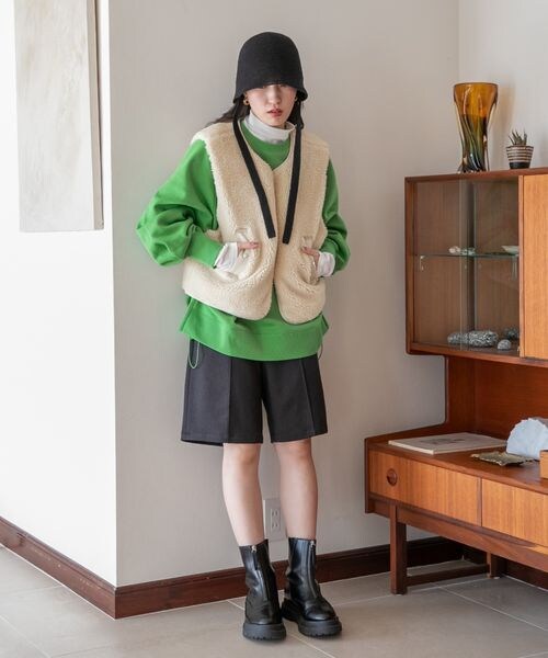 LOWRYS FARM(ローリーズファーム)の「ハイウエストピンタックショートパンツ(パンツ・アイボリー08/ブラック09/グレー18・F)」の6枚目の写真