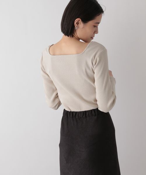 LOWRYS FARM(ローリーズファーム)の「2WAYリブタイトロングスリーブ(トップス・オフ05/アイボリー08/ブラック09/ブルー85・F)」の2枚目の写真