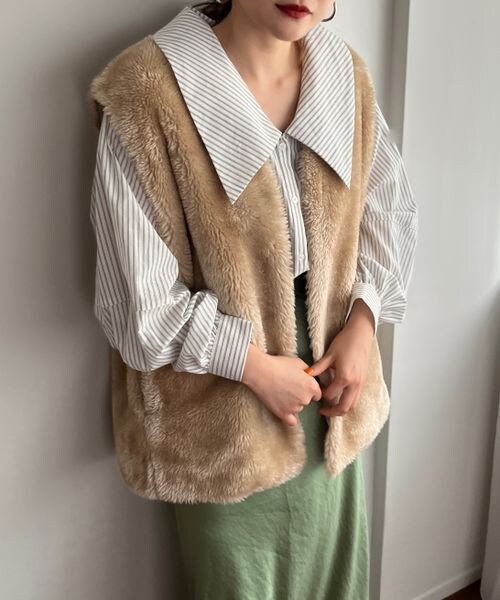 LOWRYS FARM(ローリーズファーム)の「BIGカラーブラウスロングスリーブ(トップス・オフ05/ストライプ10/ベージュ52・フリー)」の13枚目の写真