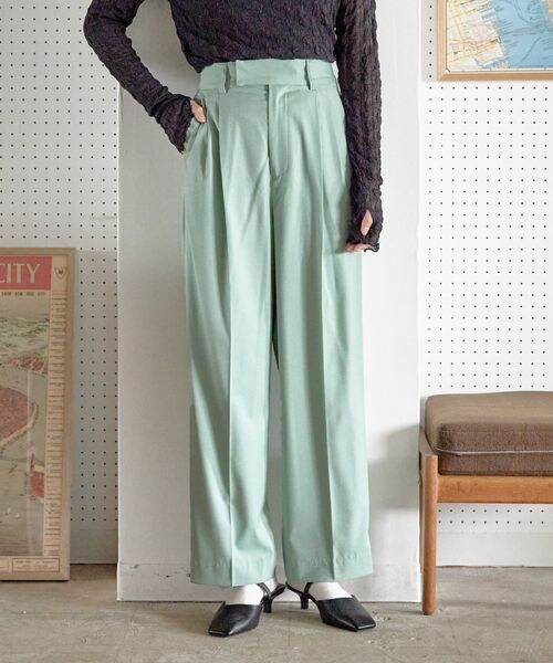 LOWRYS FARM(ローリーズファーム)の「スタイルUPハイウエストワイドパンツ(パンツ・レディース・アイボリー08/ブラック09/グレー15/グリーン72・WEB限定XS/S/M/L)」の4枚目の写真