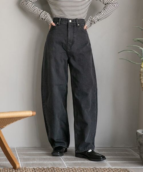 LOWRYS FARM(ローリーズファーム)の「カーブデニムパンツ(パンツ・ブラック09・M/L)」の1枚目の写真