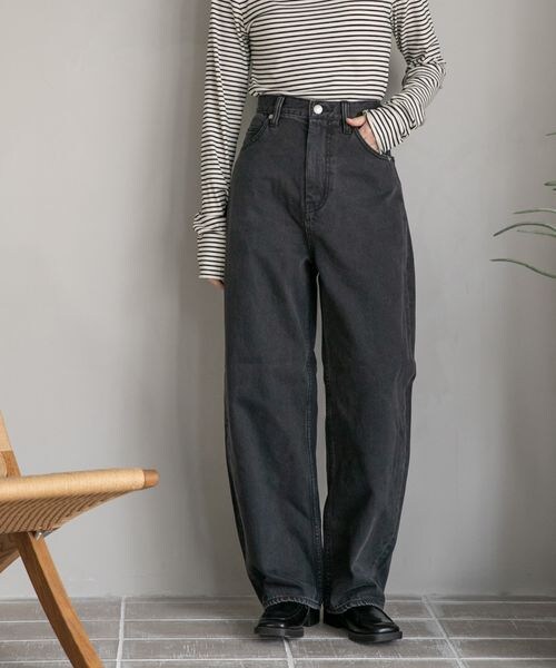 LOWRYS FARM(ローリーズファーム)の「カーブデニムパンツ(パンツ・ブラック09・M/L)」の5枚目の写真