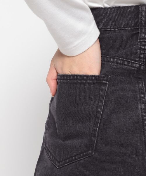 LOWRYS FARM(ローリーズファーム)の「カーブデニムパンツ(パンツ・ブラック09・M/L)」の13枚目の写真