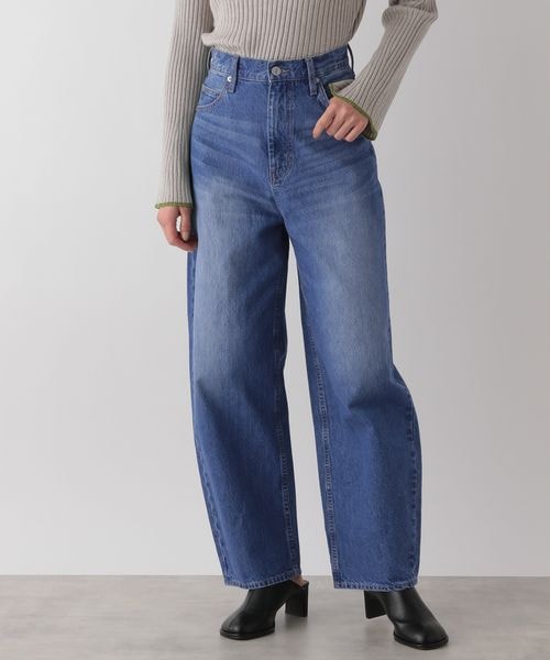 LOWRYS FARM(ローリーズファーム)の「CONEカーブデニムパンツ*(パンツ・ライトブルー10/ブルー85・M/L)」の2枚目の写真