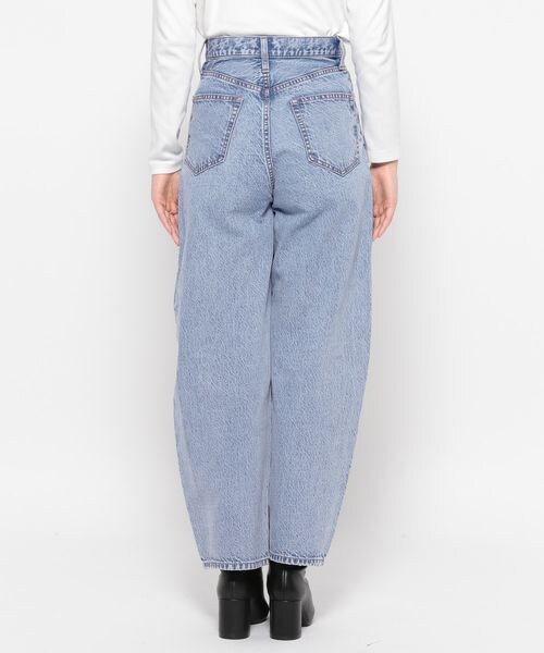 LOWRYS FARM(ローリーズファーム)の「CONEカーブデニムパンツ*(パンツ・ライトブルー10/ブルー85・M/L)」の15枚目の写真