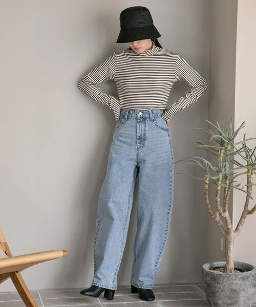 LOWRYS FARM(ローリーズファーム)の「CONEカーブデニムパンツ*(パンツ・ライトブルー10/ブルー85・M/L)」の7枚目の写真