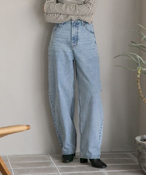 LOWRYS FARM(ローリーズファーム)の「CONEカーブデニムパンツ*(パンツ・ライトブルー10/ブルー85・M/L)」の1枚目の写真